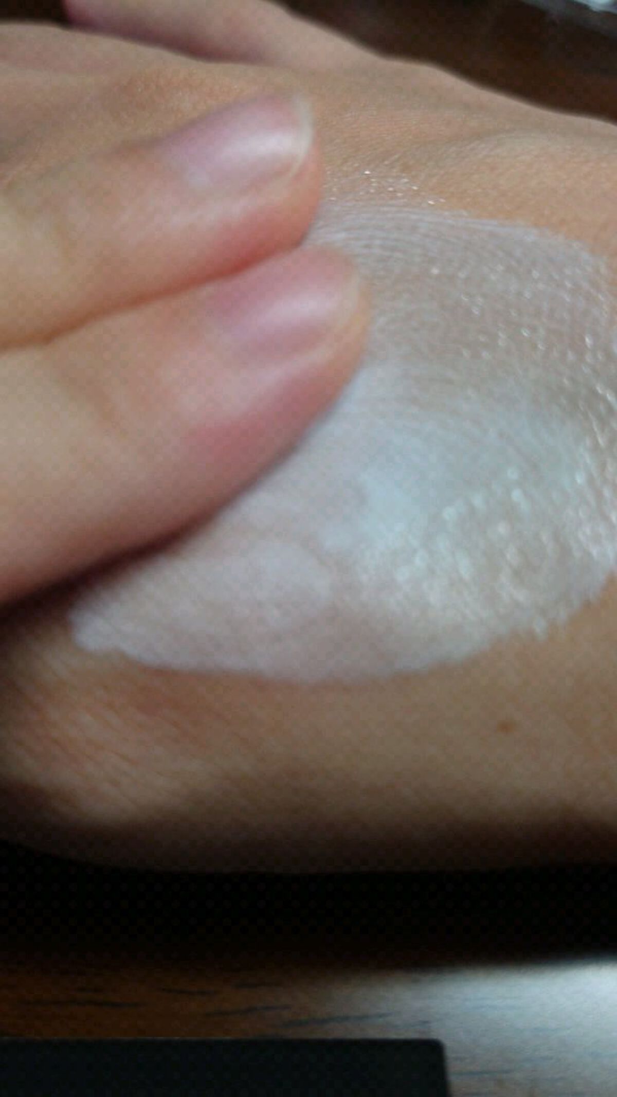 薬用美白UV エッセンス/サンカット®/日焼け止めローションを使ったクチコミ（2枚目）