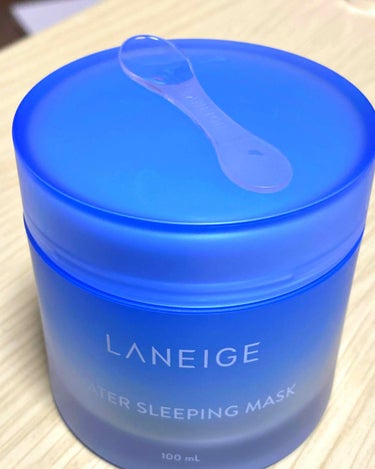  #最近のスキンケア 

LANEIGE WARTER SLEEPING MASK

夜寝る前にたっぷり顔に塗ります😂
そこまでベタベタしないので寝起きにはすっかり肌に吸収されてしまいます😁

乾燥肌の