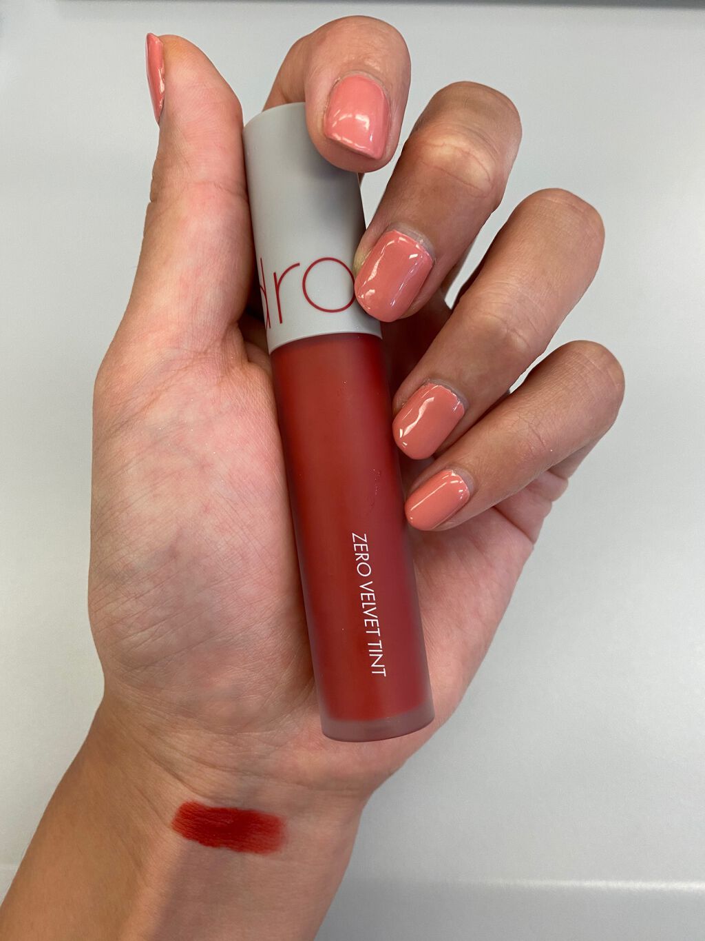 ゼロベルベットティント 02 ジョイフル(JOYFUL)/rom&nd/リップティントを使ったクチコミ（3枚目）