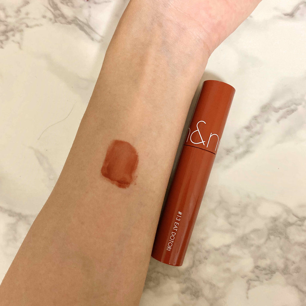 ジューシーラスティングティント/rom&nd/リップティントを使ったクチコミ（3枚目）