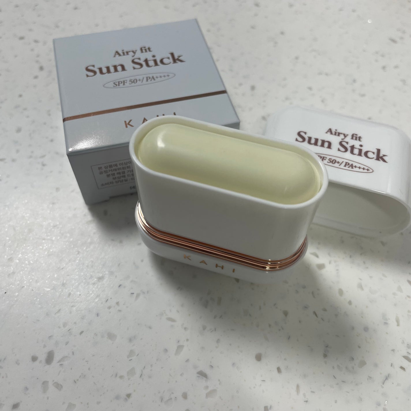 エアリーフィットサンスティック/KAHI/日焼け止めスティックを使ったクチコミ(2枚目)