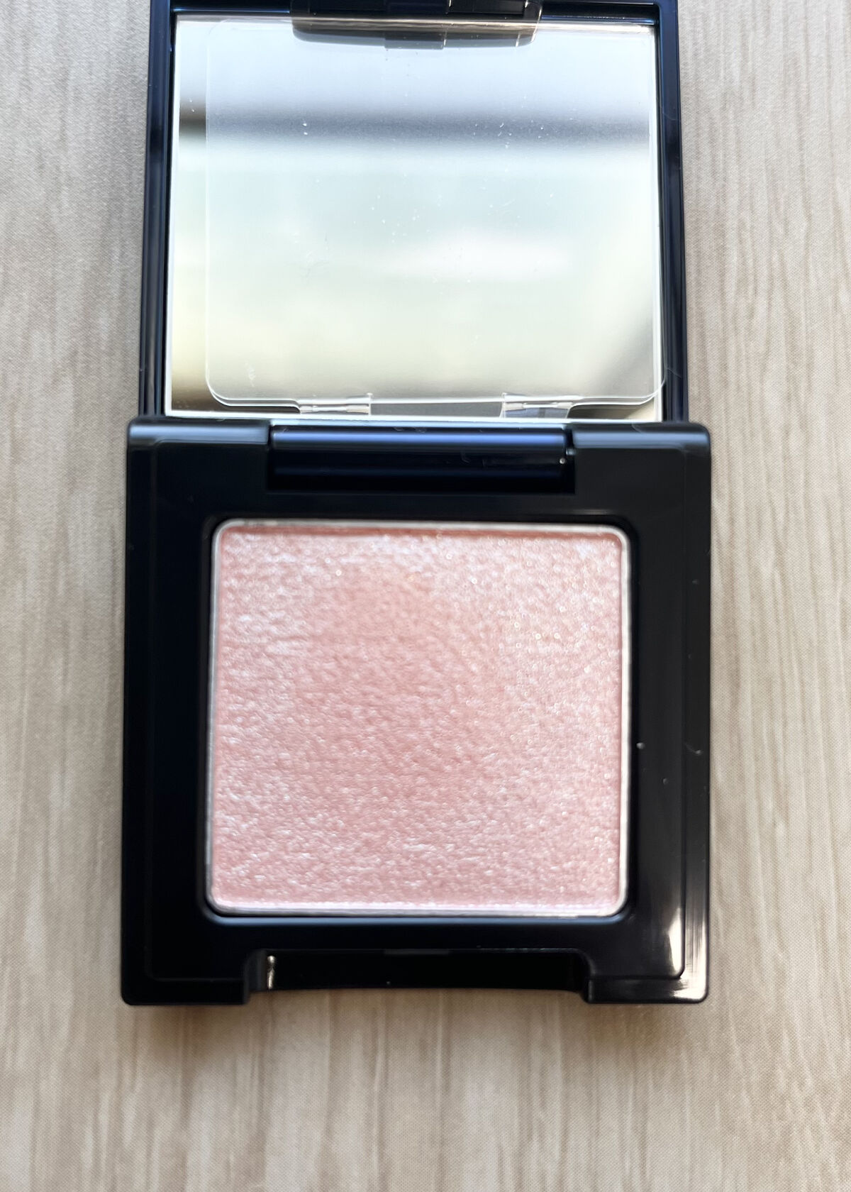 ラズル アイカラー 30 Killer pink/エレガンス ラズル /単色アイシャドウを使ったクチコミ（1枚目）