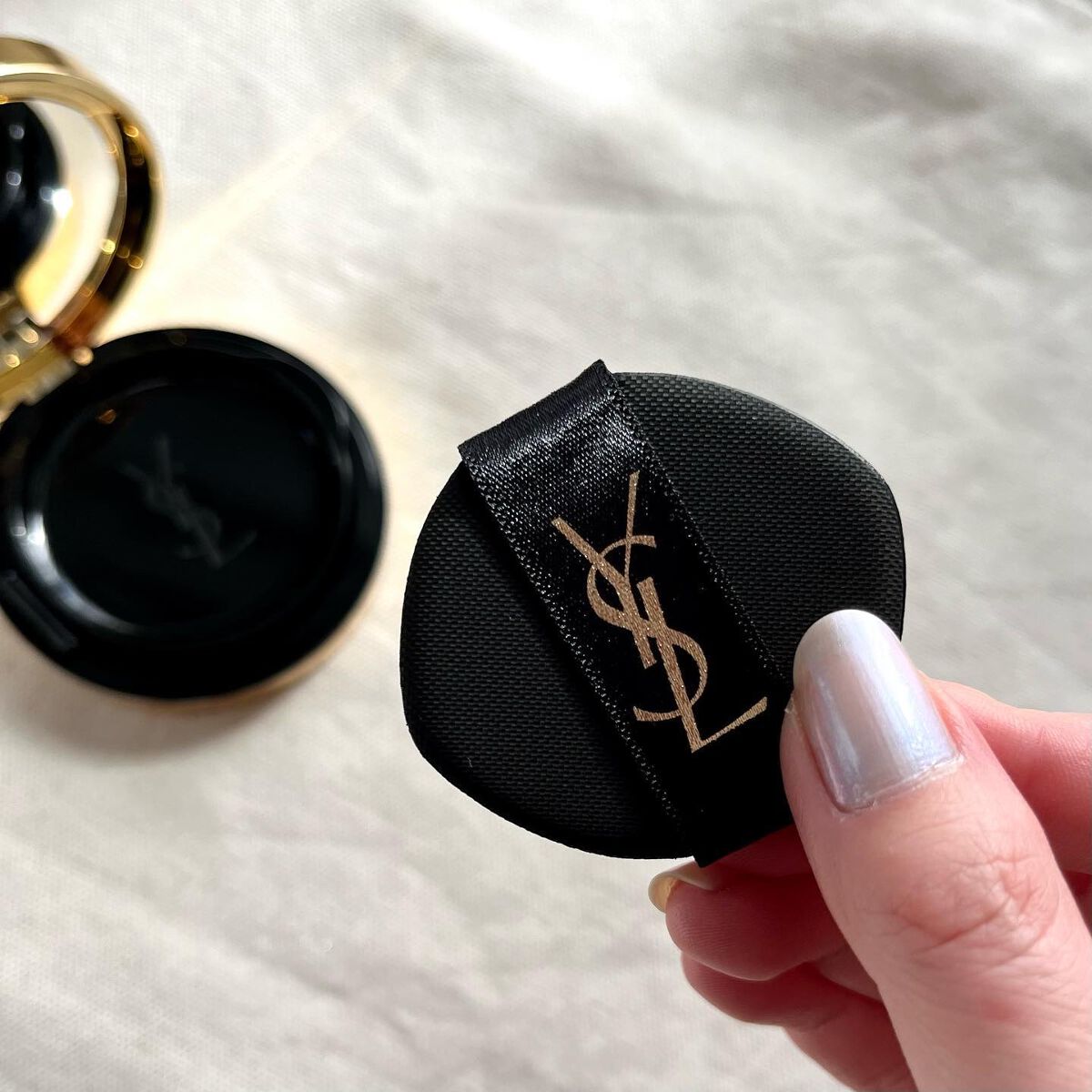 ラディアント タッチ グロウパクト B10/YVES SAINT LAURENT BEAUTE/クッションファンデーションを使ったクチコミ（3枚目）