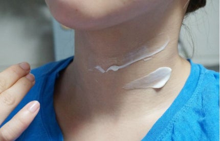 ベラ アルティメットエージ ネッククリーム/VELLA/フェイスクリームを使ったクチコミ(2枚目)