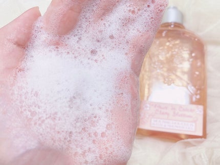 チェリーブロッサム シャワージェル/L'OCCITANE/ボディソープを使ったクチコミ(4枚目)