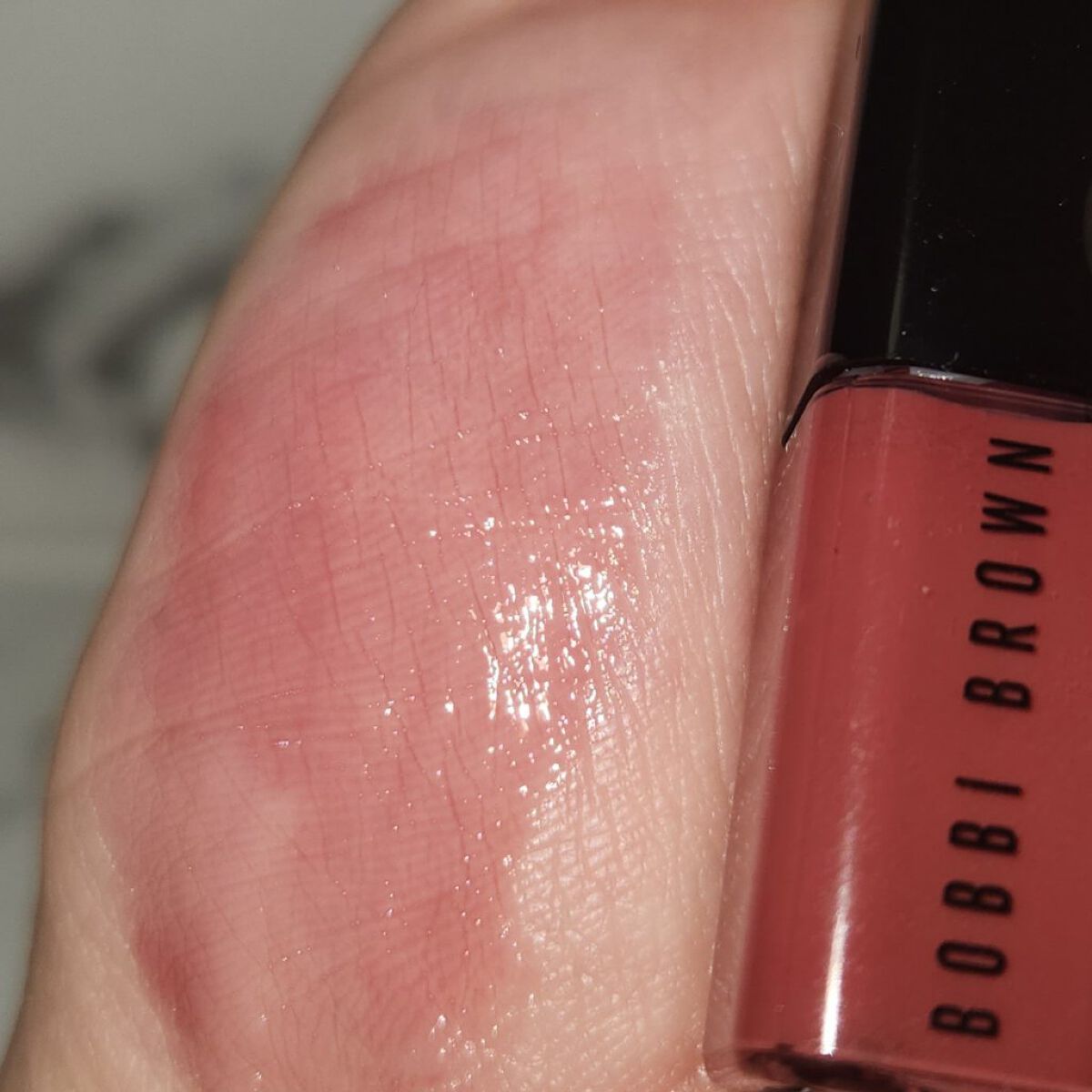 クラッシュドオイル インフューズド グロス 08 スロージャム/BOBBI BROWN/リップグロスを使ったクチコミ（3枚目）