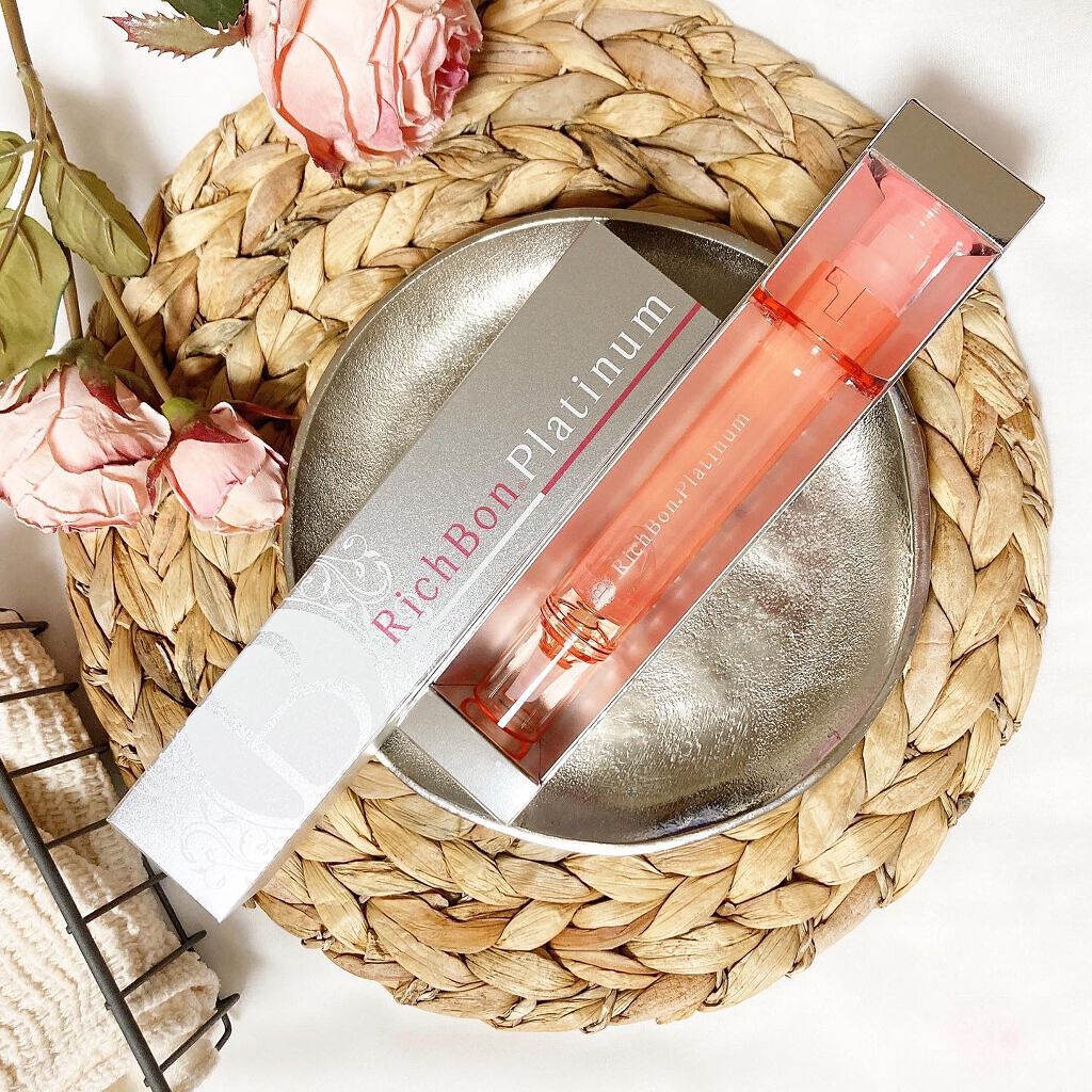 Rie_beauty on LIPS 「新発売のマッサージしないバストアップ美容液リッチボンプラチナム..」(1枚目)