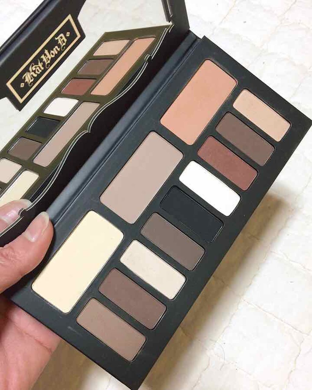新品未使用 Kat Von D アイシャドウ パレット 試してみた】Shade +light eye contour palette Kat Von Dの人気色
