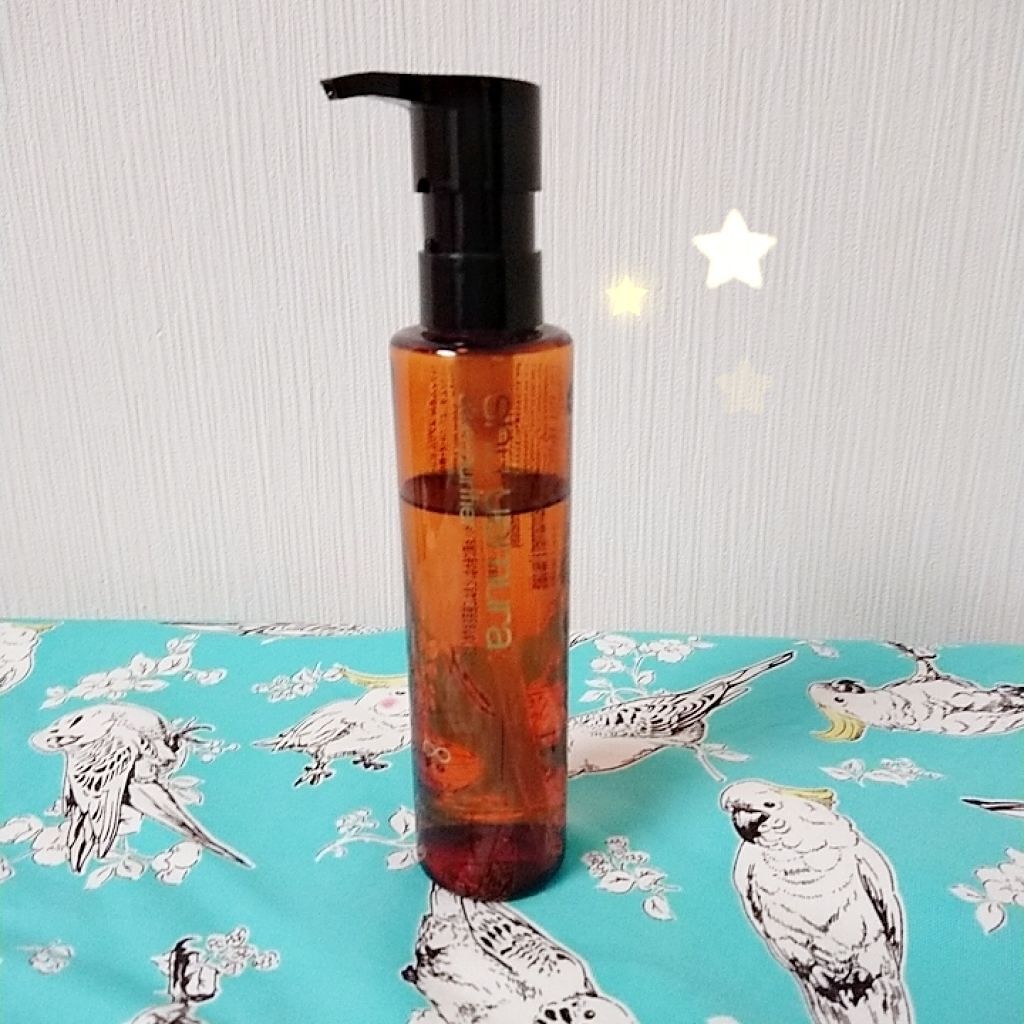 シュウウエムラの有名なクレンジングオイル🐤✨
アルティム８(以下略)　150mlで4400円


ずっと前に買っていましたが、
高いのでちびちびと使っています:( '-' ):

評判良くてずっっっと気になってたのですが、
何せお値段がネ