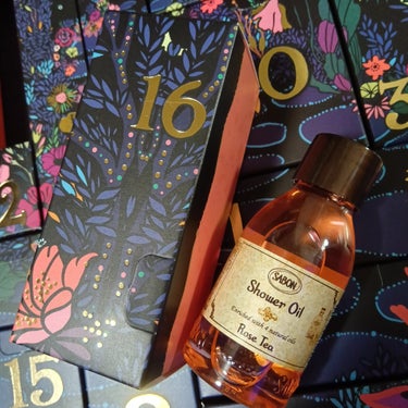 SABON　2023年アドベントカレンダー開封１６日目🎁
１６日目はシャワーオイル❥ローズティー

実はもう使い切った🫣
ローズ系の香りの中でもしつこくなく、しっとりとした印象の香りですき。
お風呂場が