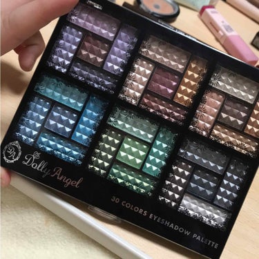 30COLORSEYESHADOWPALETTE/Dolly Angel/アイシャドウパレットを使ったクチコミ（1枚目）