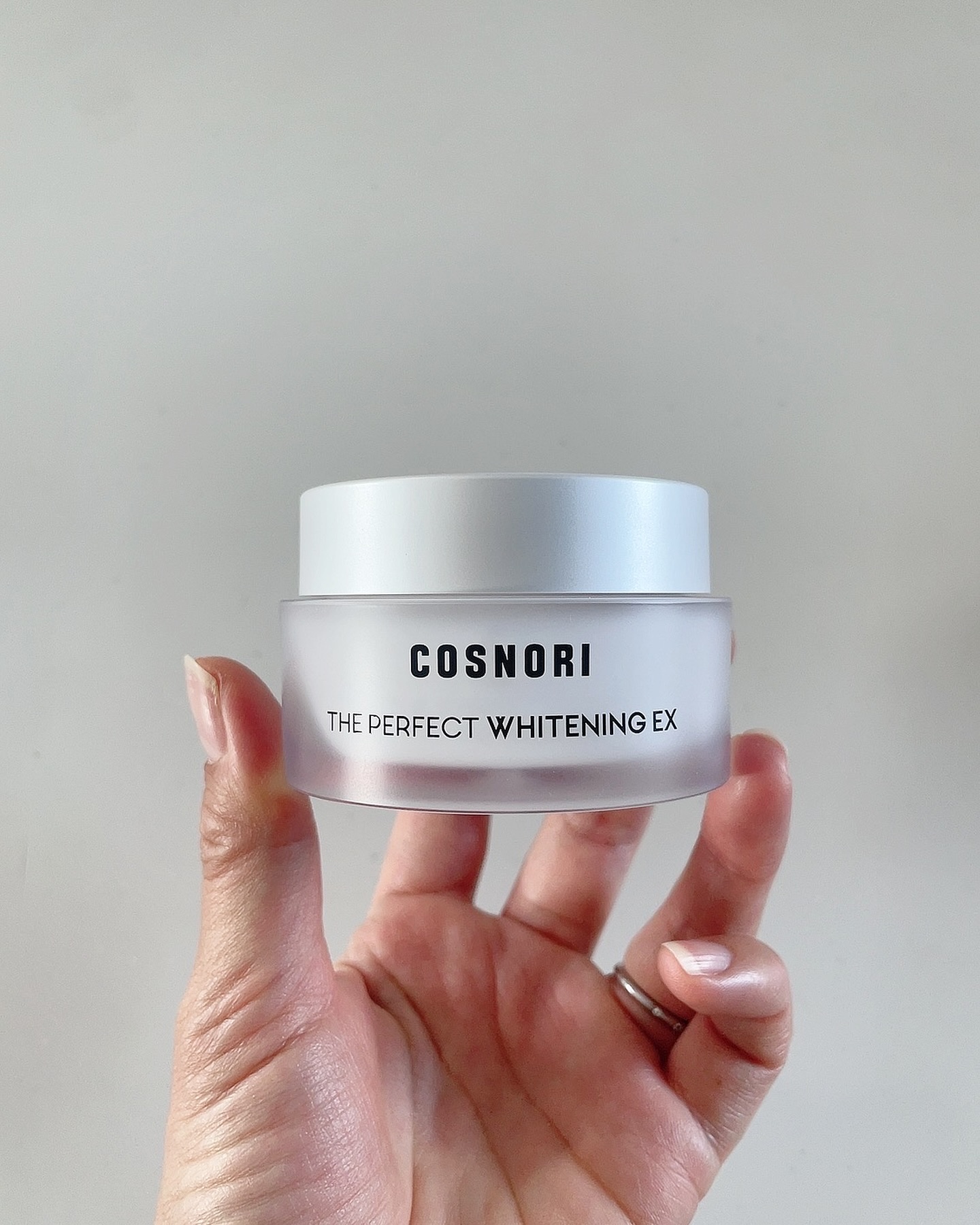 COSNORI ザパーフェクトホワイトニング EXクリームのクチコミ「COSNORI
Whitening EXクリーム♡


シミ・くすみまで色素沈着を防ぐ美白クリ.....」（2枚目）