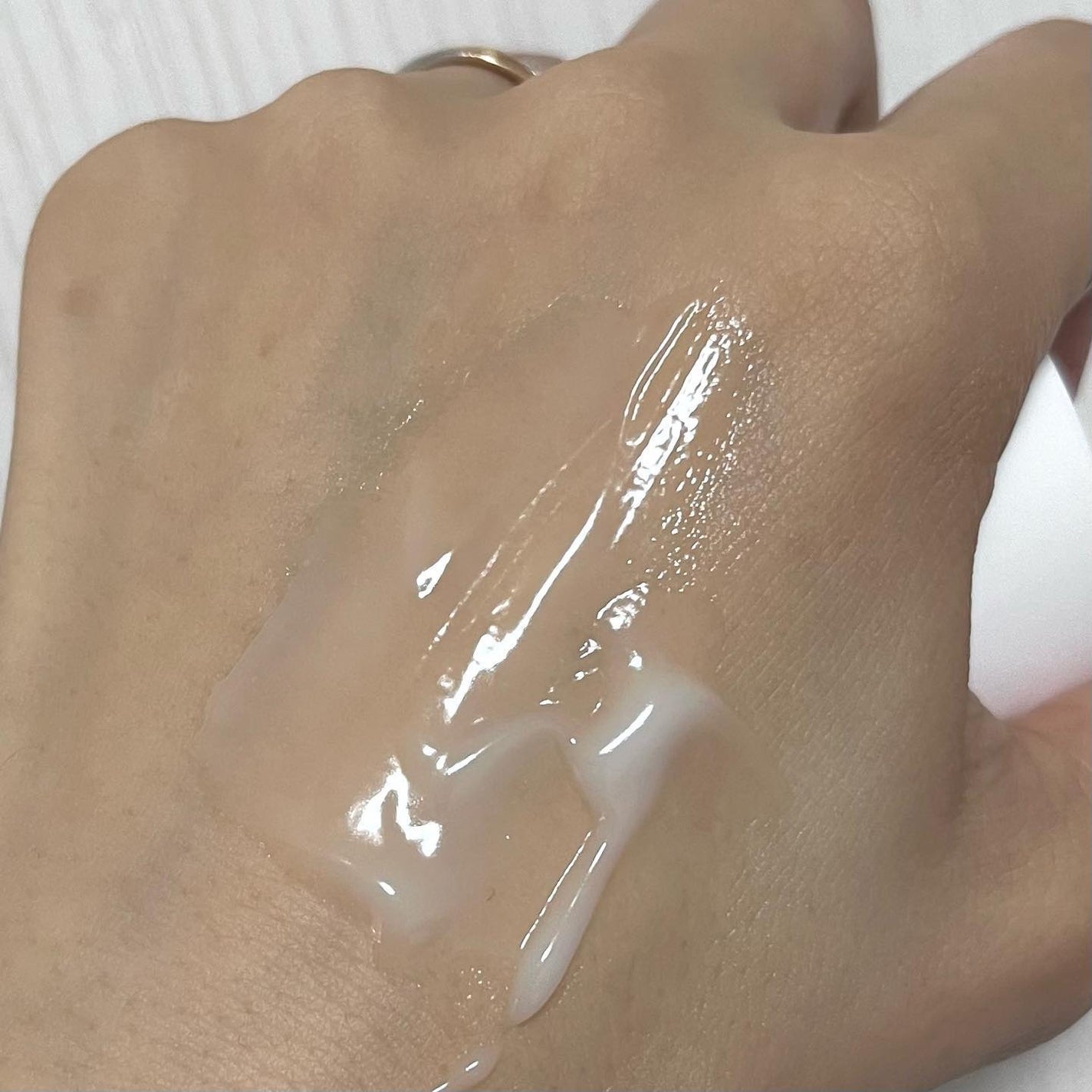 乾燥さん 薬用しっとりクリーム 【医薬部外品】/乾燥さん/フェイスクリームを使ったクチコミ(2枚目)