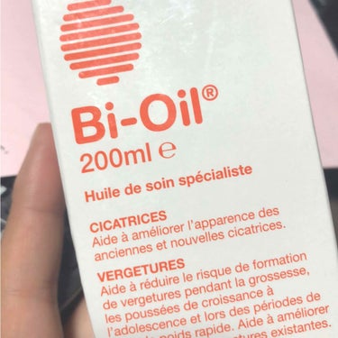 久しぶりの投稿。
商品名: BI-Oil
肉割れに効くと聞いて購入しました。
パリで200mlで13ユーロほどで購入しました。
激安ですよね。肉割れ線を中心にボディオイルとして使っていきたいとおもいます