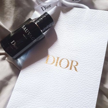 Dior ソヴァージュ パルファンのクチコミ「【Dior SAUVAGE PARFUM】

いい男の香りはまじでこの事。

香水選びで悩んで.....」（2枚目）