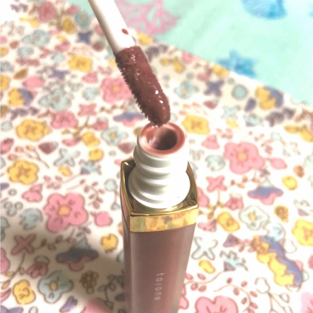 トーン ペタル エッセンス グロス/to/one/リップグロスを使ったクチコミ（2枚目）