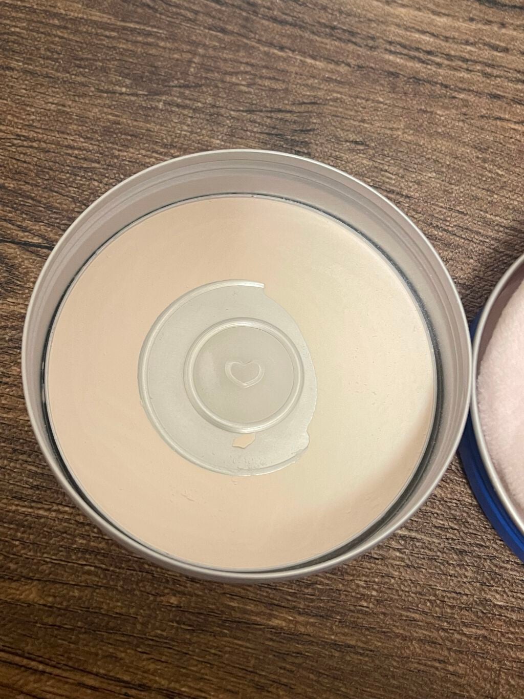 すっぴん ホワイトニングパウダーA/クラブ/プレストパウダーを使ったクチコミ(2枚目)