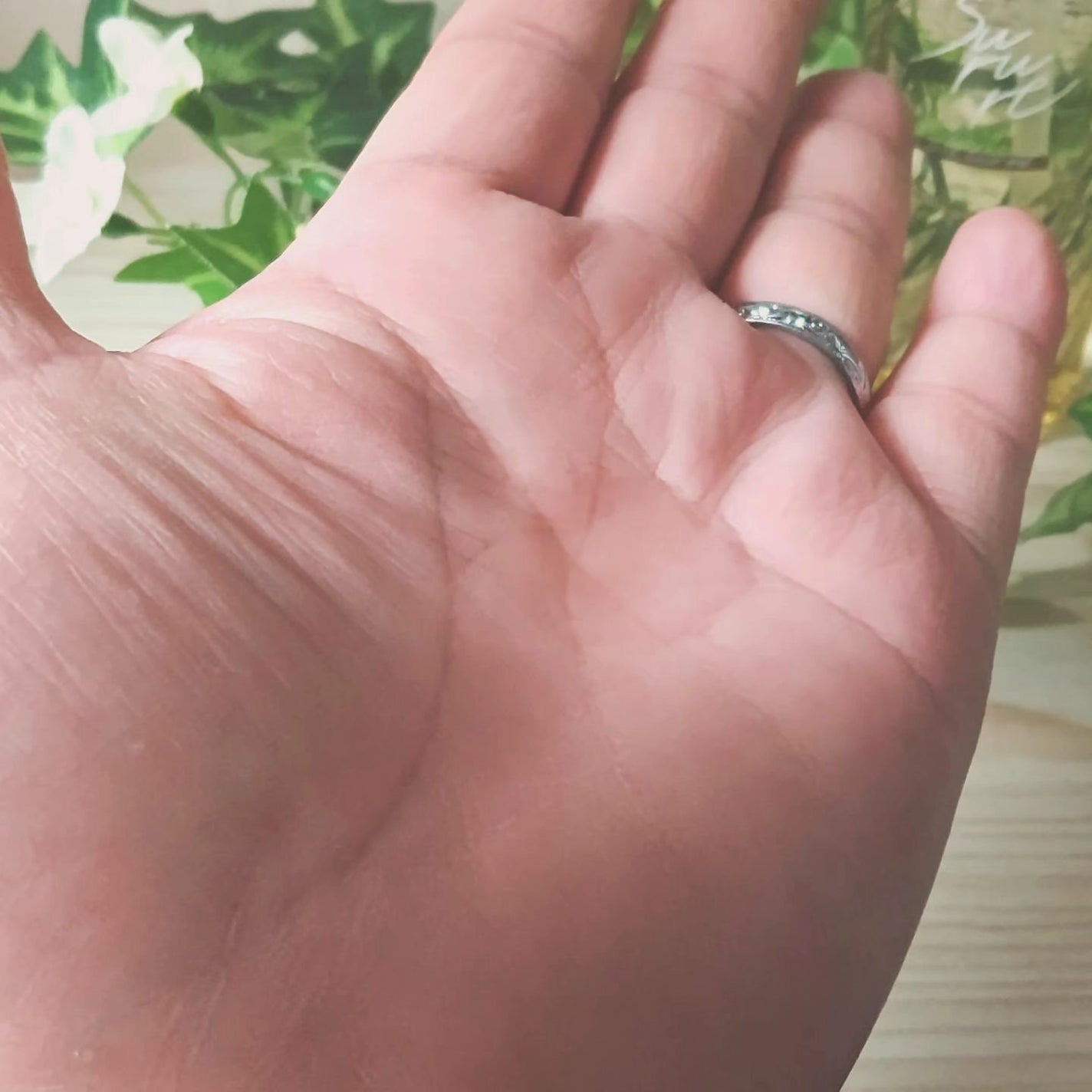 miki-nu on LIPS 「髪をしっかりコーティング出来るようちょぴり濃密なスルレ アウト..」(2枚目)