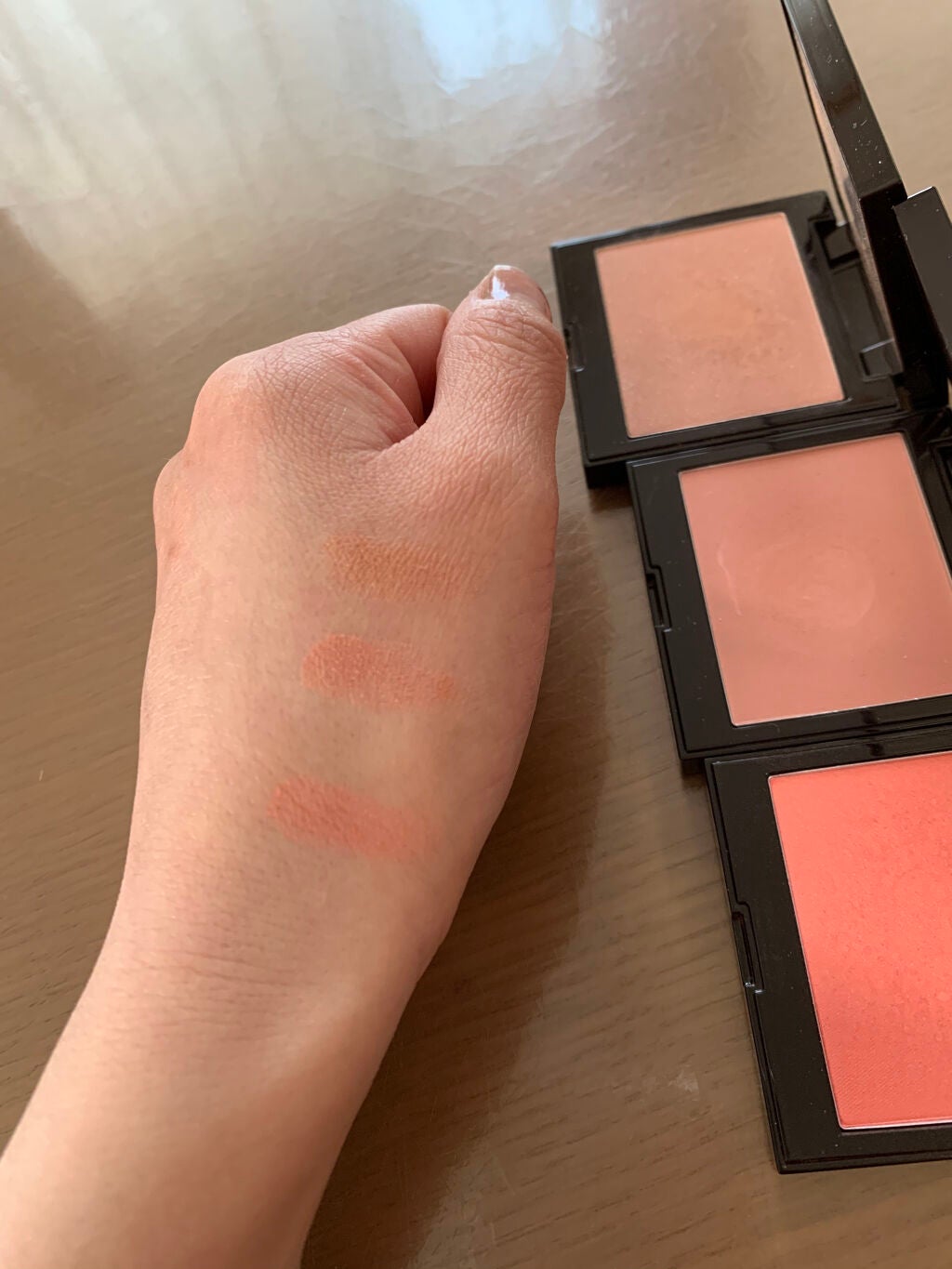 ブラッシュ カラー インフュージョン/ローラ メルシエ/パウダーチークを使ったクチコミ(2枚目)