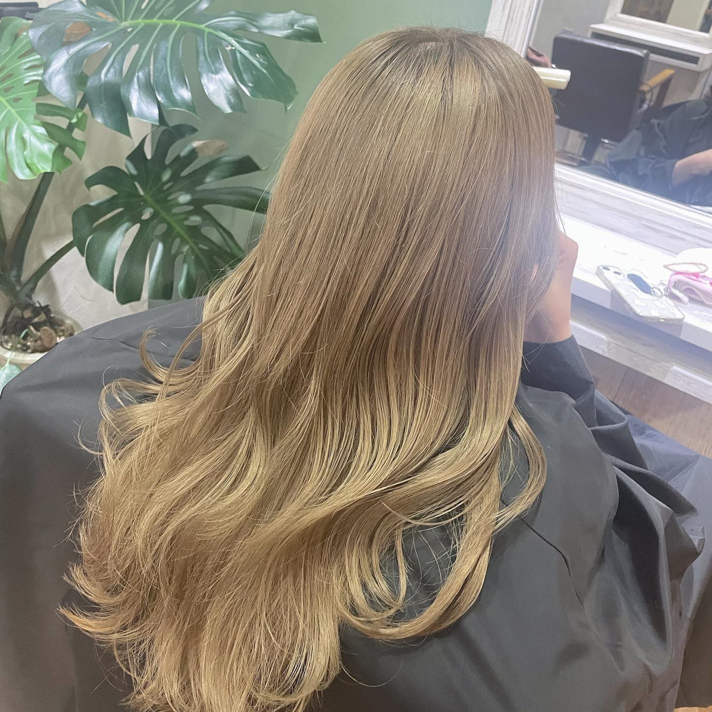 tsugumi on LIPS 「この後お出かけなので巻きました🫶🏻💛.ハイトーンcolor🤍と..」(1枚目)