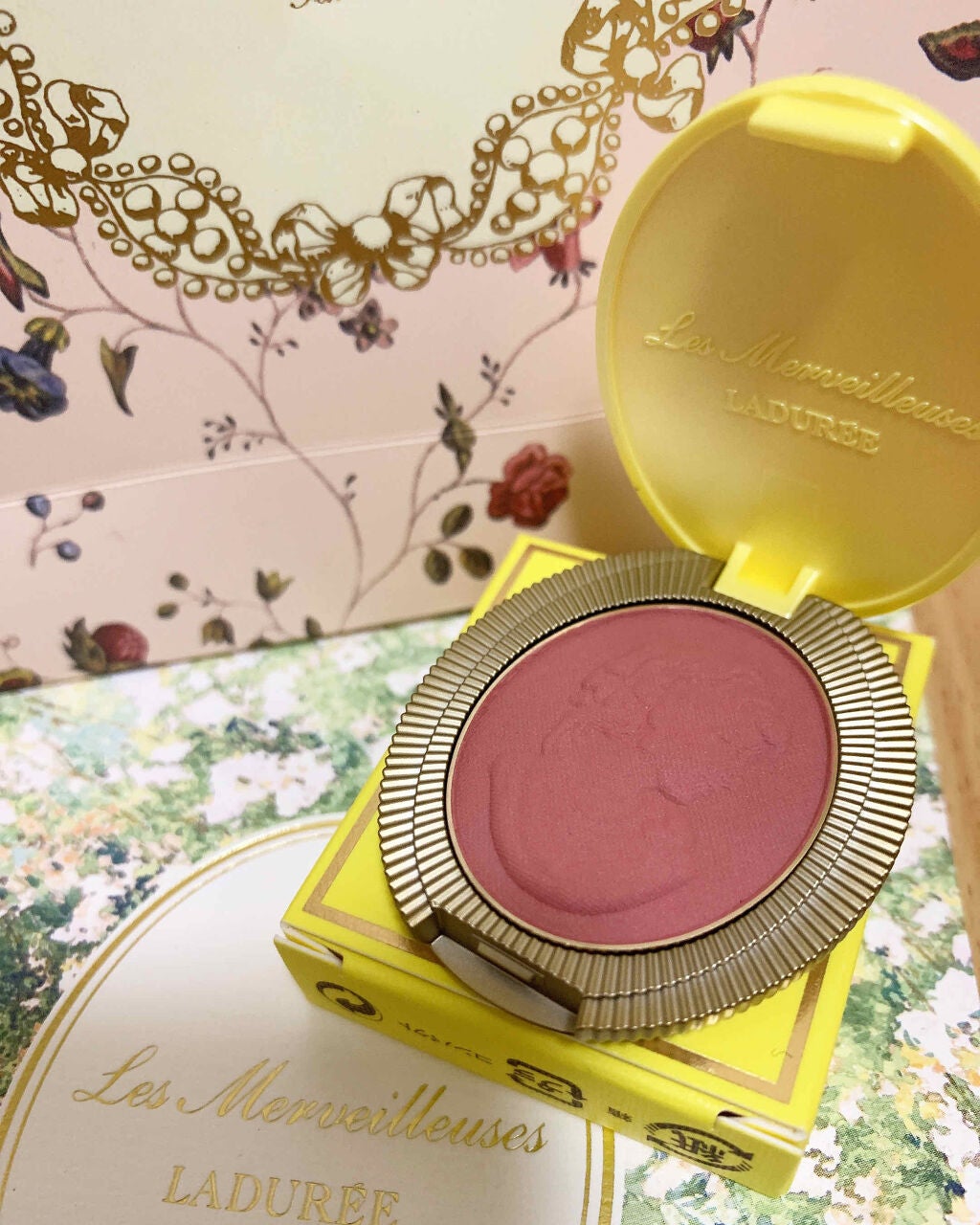 プレスト チークカラー N/レ・メルヴェイユーズ ラデュレ/パウダーチークを使ったクチコミ(2枚目)