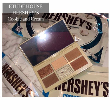 ○ETUDE HOUSE
HERSHEY'S プレイカラーアイズ ミニ クッキーアンドクリーム

可愛いと話題になってたエチュードのハーシーズコラボ🍫
しれっと買っててポストするの忘れてたとかそんな違い