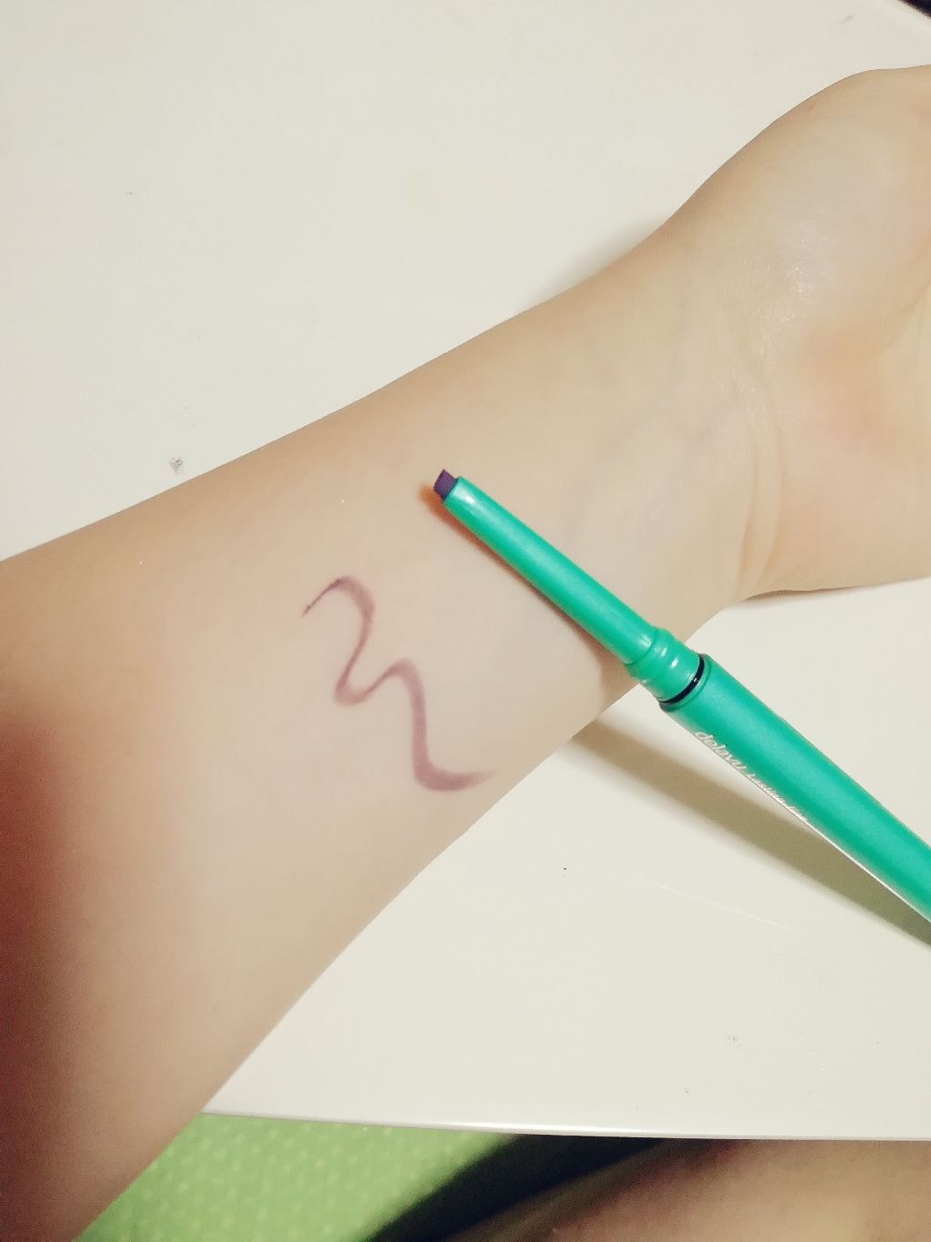 「密着アイライナー」クリームペンシル/デジャヴュ/ペンシルアイライナーを使ったクチコミ（2枚目）