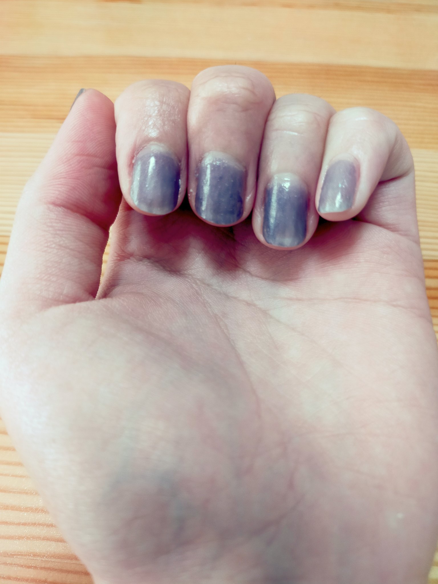 カラフルネイルズ N98 どしゃぶり/キャンメイク/マニキュアを使ったクチコミ（2枚目）