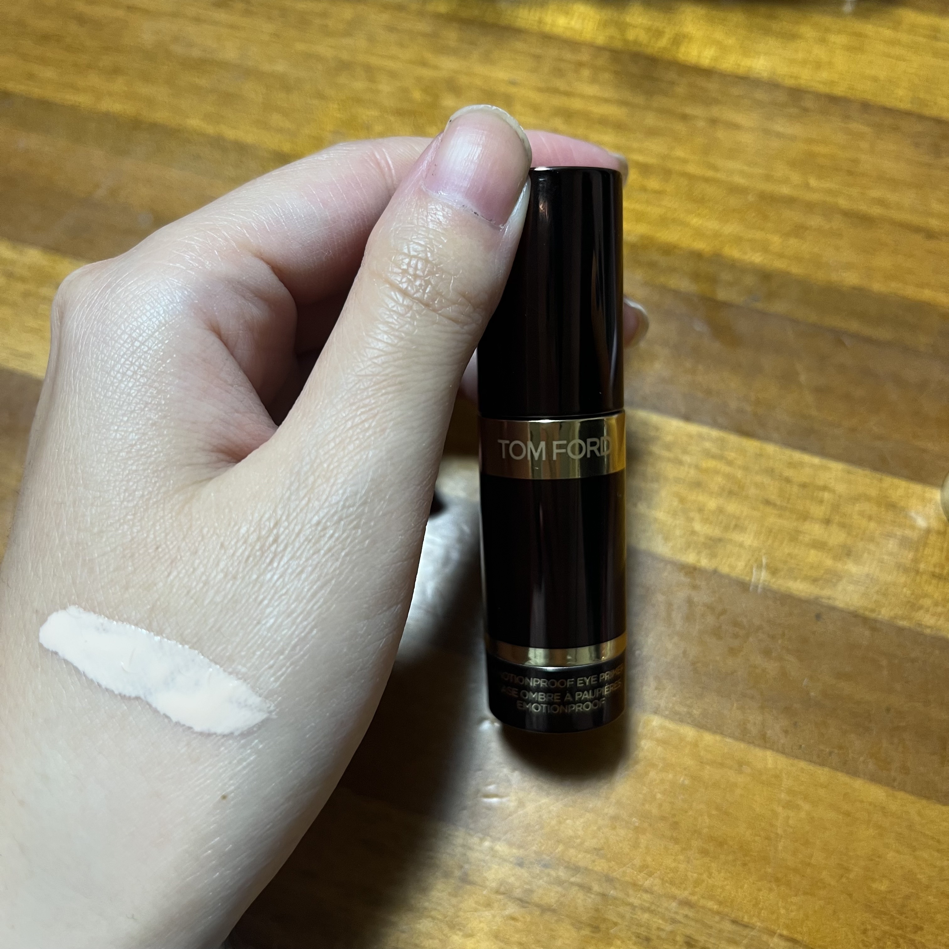 エモーションプルーフ アイ プライマー/TOM FORD BEAUTY/アイシャドウベースを使ったクチコミ（2枚目）