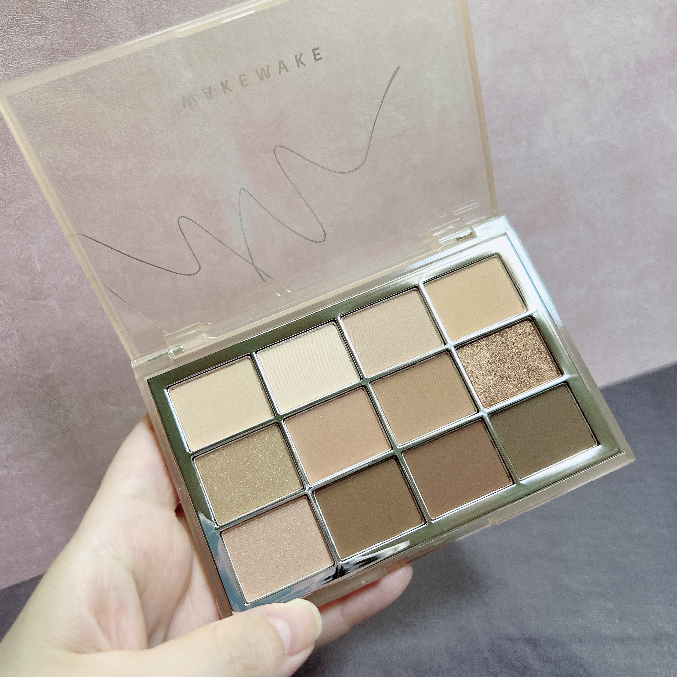 ソフトブラーリングアイパレット 01.バニラブラーリング/wakemake/アイシャドウパレットを使ったクチコミ（2枚目）