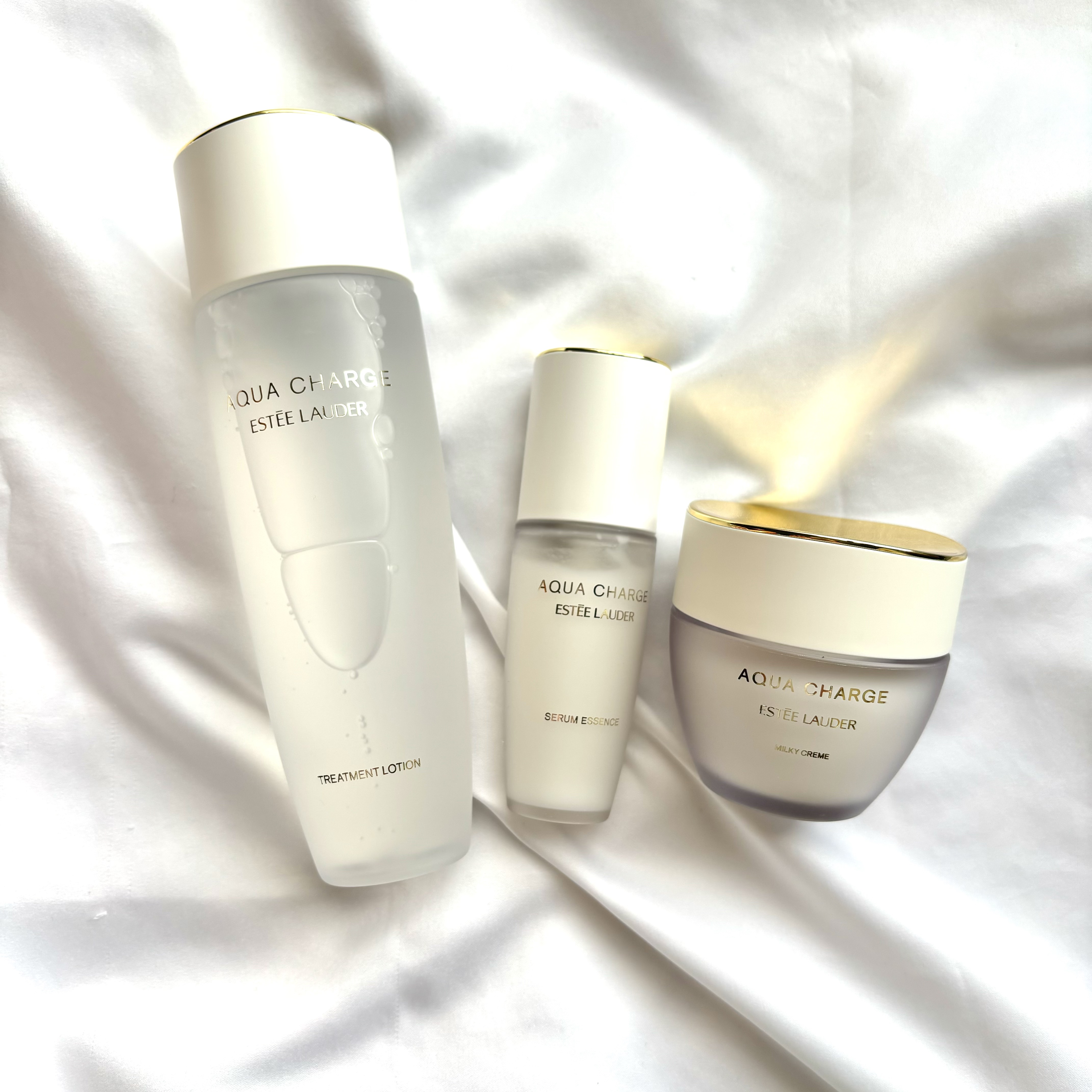 


✔️ESTEELAUDER   200ml ¥7,590
アクアチャージ　薬用トリートメントローション　
・サラサラっとした感じではなく若干とろみ？があるような使用感
・勇心酒造さんの成分が含まれているだけあり、少しアルコールの香りも