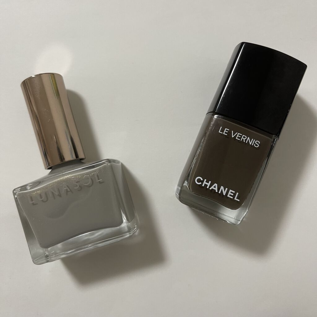 ヴェルニ ロング トゥニュ 905 ブラン フュメ(限定) / CHANEL(シャネル) | LIPS