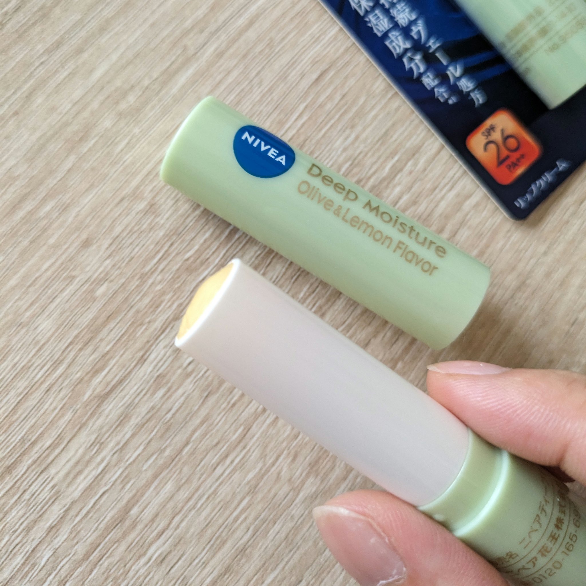 ニベア ディープモイスチャーリップ オリーブ＆レモンの香り/ニベア/リップクリームを使ったクチコミ（3枚目）