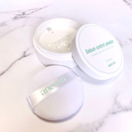 アニューム セバム コントロール パウダー/saat insight/ルースパウダーを使ったクチコミ(1枚目)