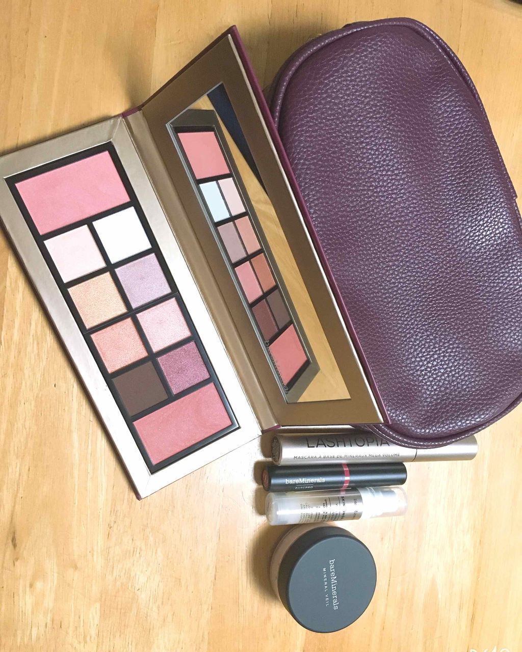 おが on LIPS 「ベアミネラルのクリスマスコフレを使ってみた!白だと思ってたアイ..」(2枚目)