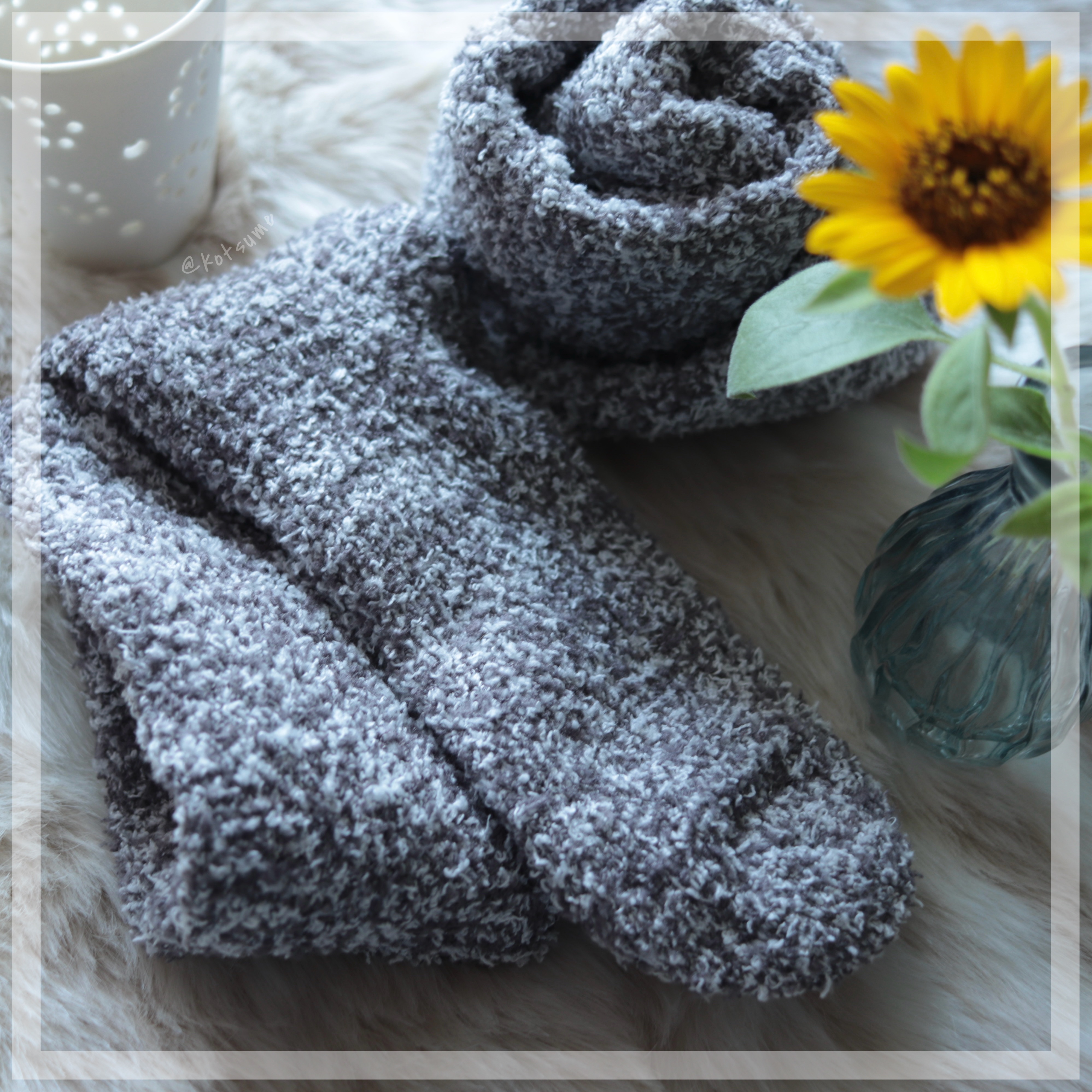 #もこもこ靴下

冬の冷え対策、なにしてますか？？

今年の冬の冷え対策に私がお迎えしたのが
ぽかぽかカイロソックス🧦

二重構造になっていて、締め付けはないけど
冷気をしっかりシャットアウトして足を温めてくれる！

履くだけで足先の温感