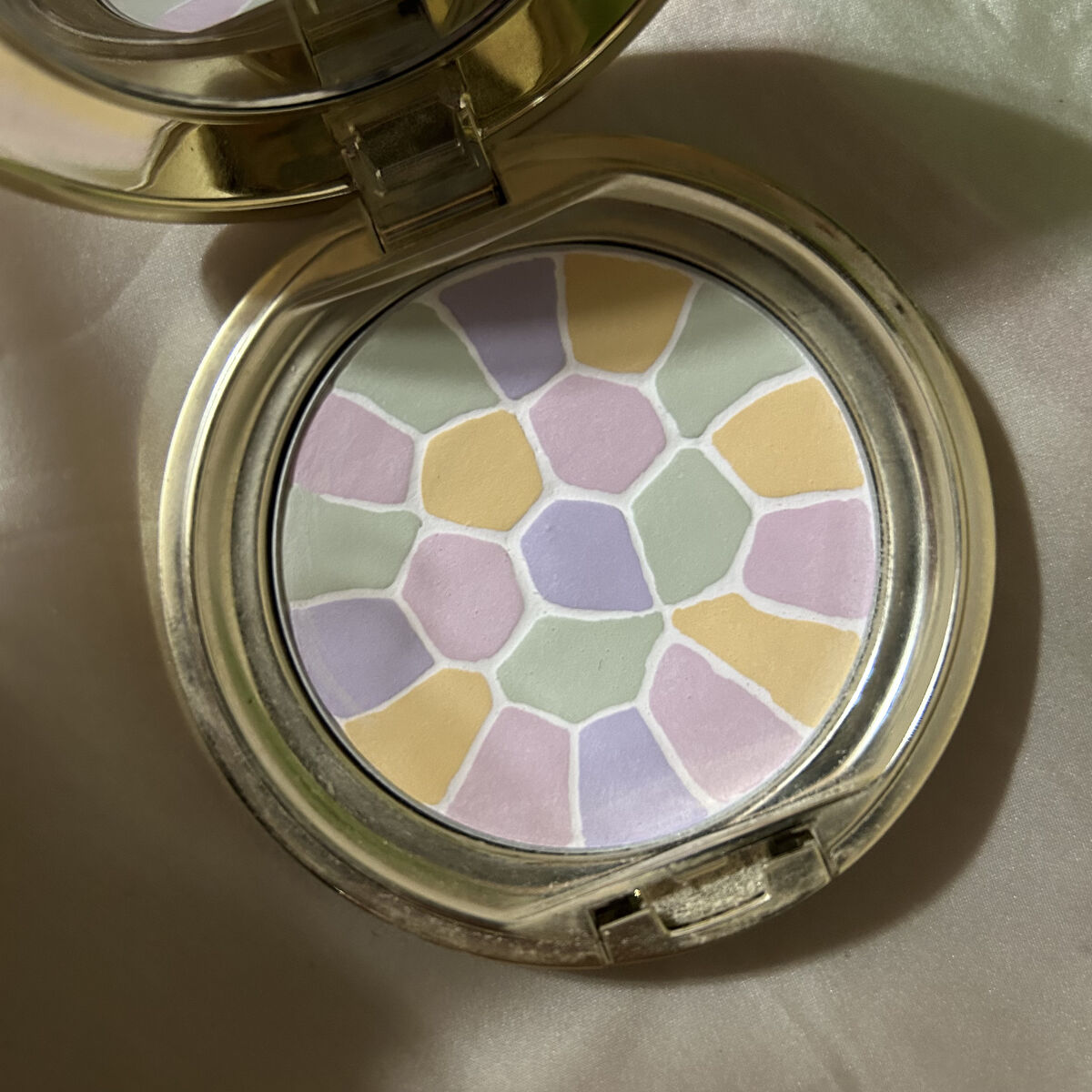 ラ プードル オートニュアンス/Elégance/プレストパウダーを使ったクチコミ（1枚目）