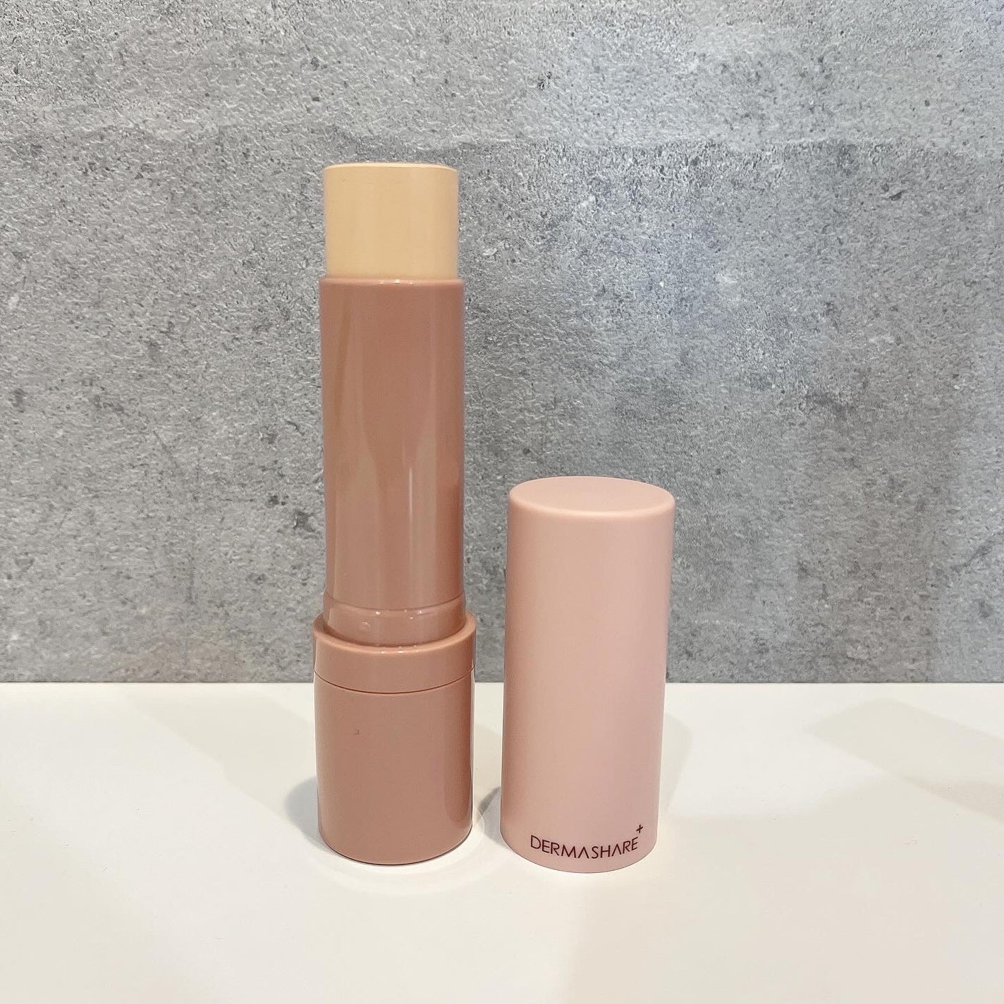 ヴィーガンナチュラルカバースティックファンデーション/DERMASHARE/その他ファンデーションを使ったクチコミ(2枚目)