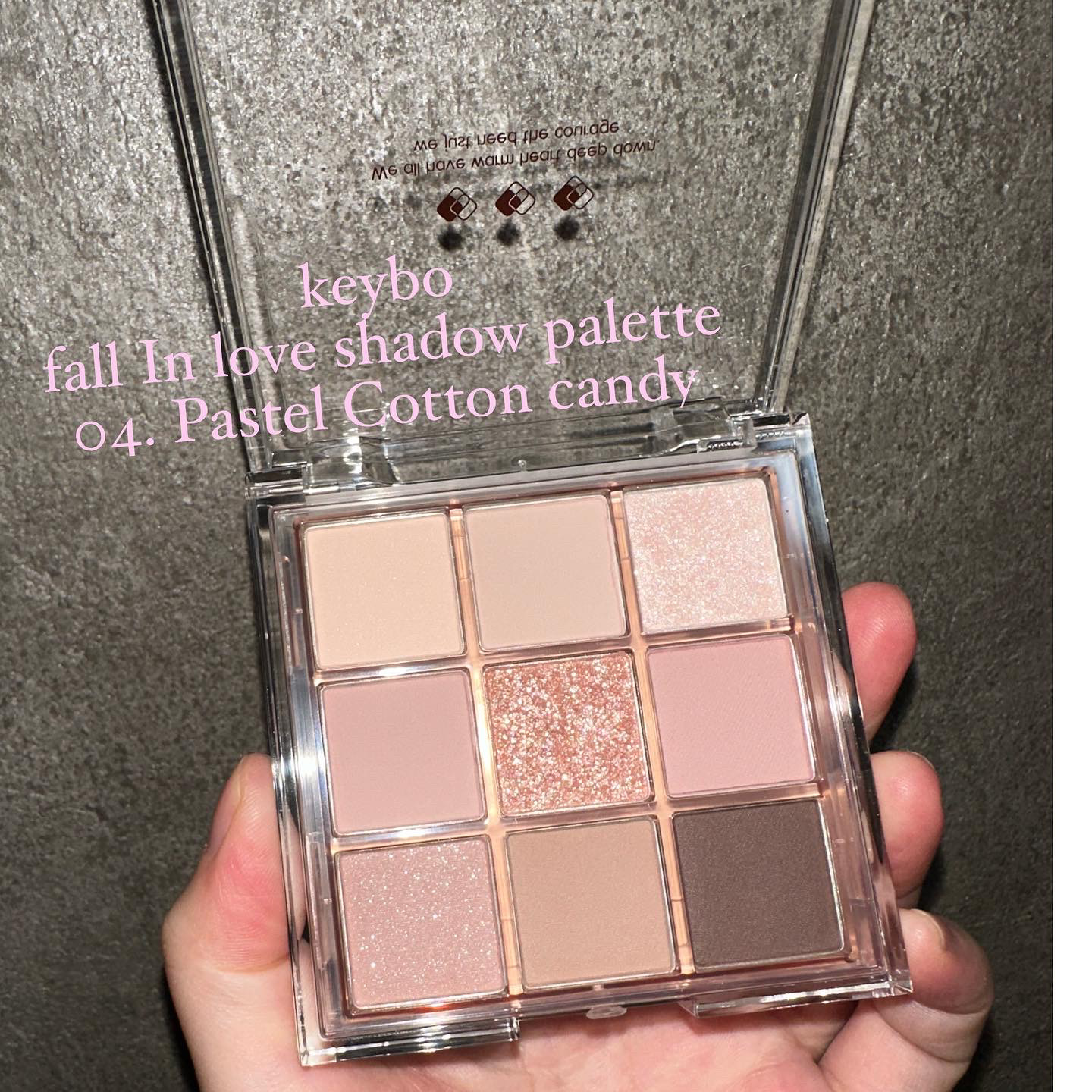 keyboKEYBO FALL IN LOVE SHADOW PALETTE
04 パステルコットンキャンディ

kevbo さんから頂いたアイシャドウパレットがとても
綺麗
keybo
fall in love shadow palett