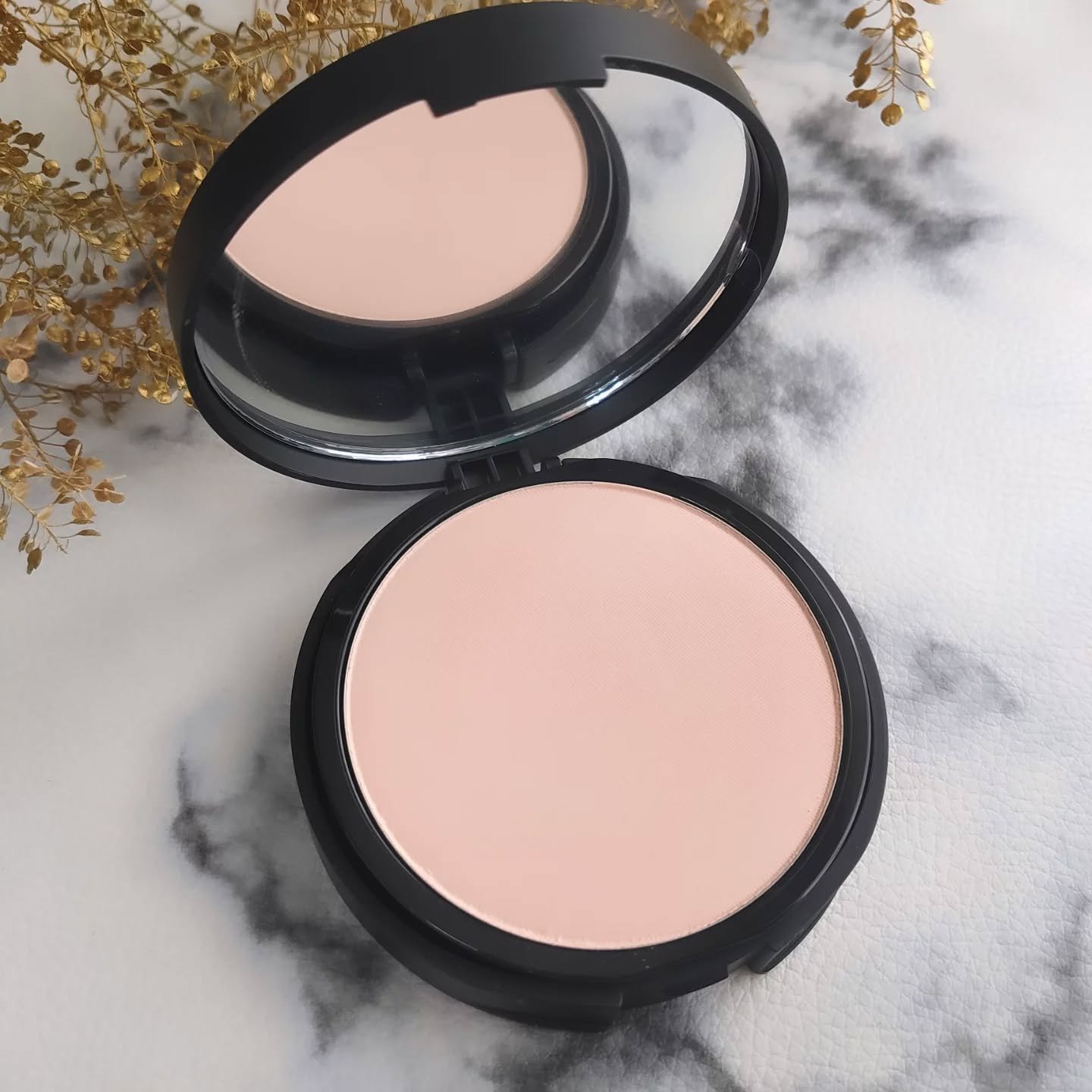 ベアプロ 24HR パウダー ファンデーション/bareMinerals/パウダーファンデーションを使ったクチコミ（3枚目）