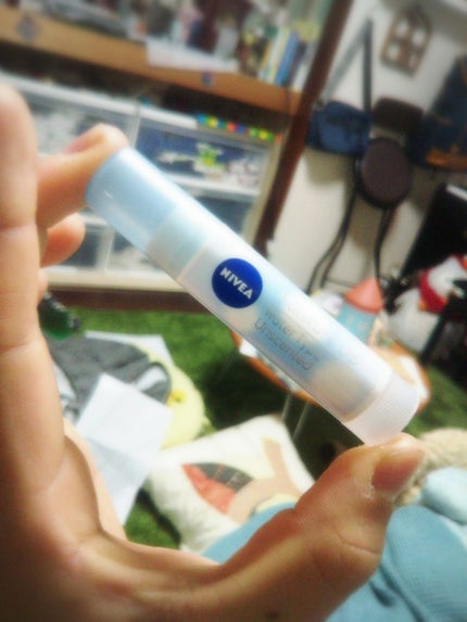 モイスチャーリップ ウォータータイプ 無香料/ニベア/リップケアを使ったクチコミ(2枚目)