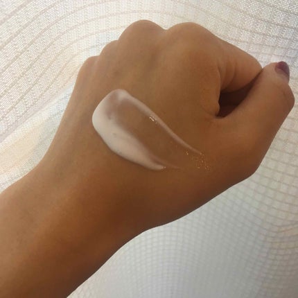 ニベア スキンミルク クリーミィ ほのかなフローラルの香り/ニベア/ボディミルクを使ったクチコミ(3枚目)