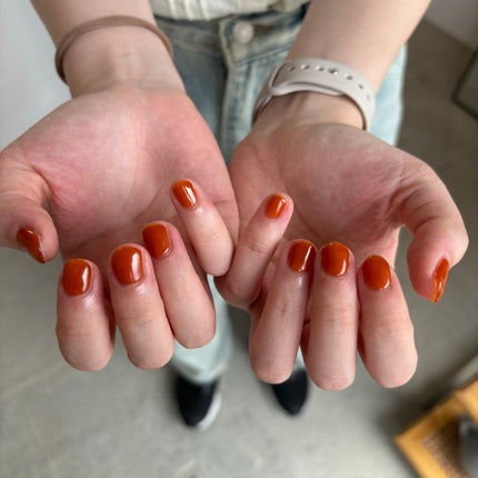 夏美🍉フォロバ on LIPS 「【濃いめ✖️ショートネイルで上級おしゃれ🍊】夏といえばオーロラ..」(2枚目)