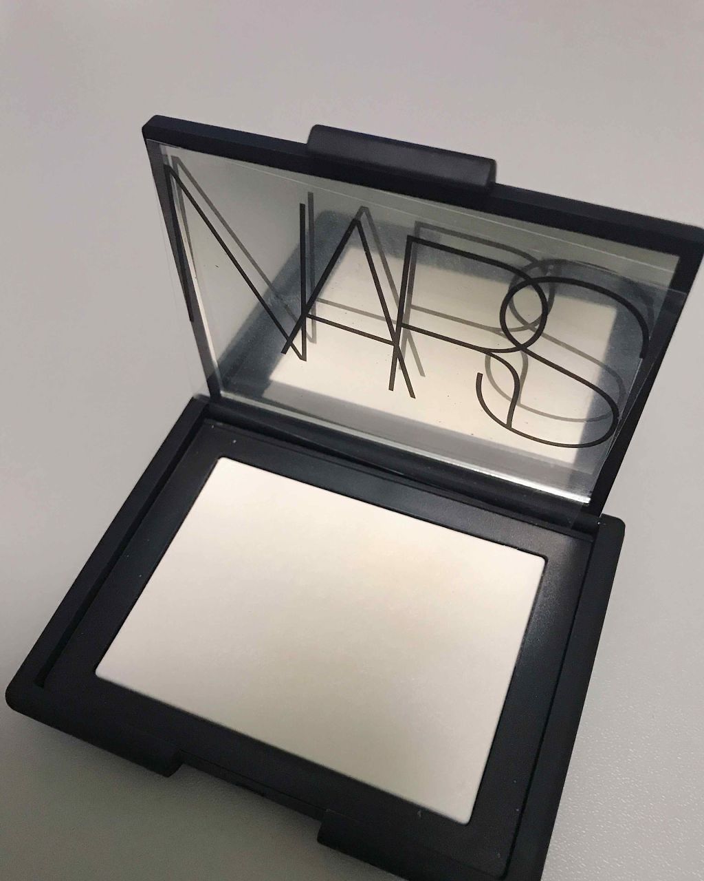 ライトリフレクティングセッティングパウダー　プレスト　N/NARS/プレストパウダーを使ったクチコミ（2枚目）