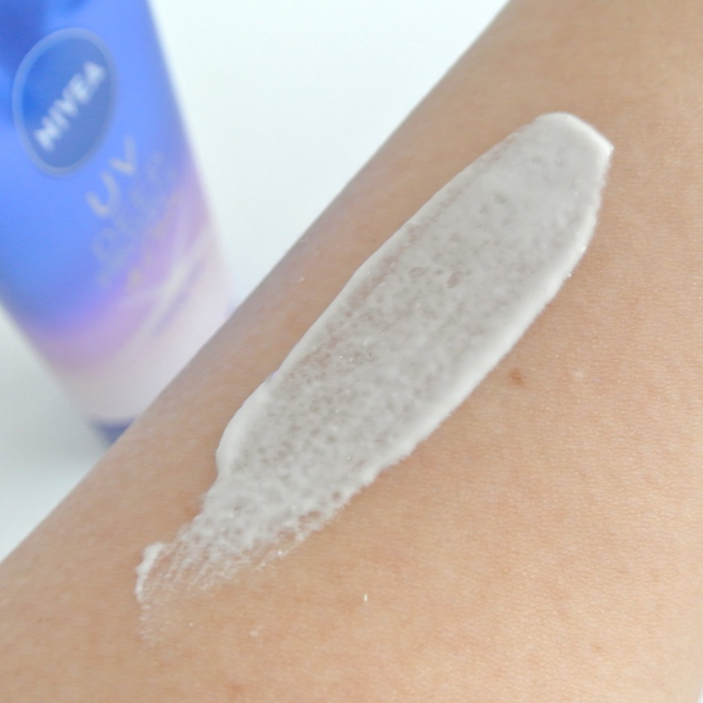 ニベアUV ディープ プロテクト&ケア トーンアップ エッセンス/ニベア/日焼け止めローションを使ったクチコミ(3枚目)