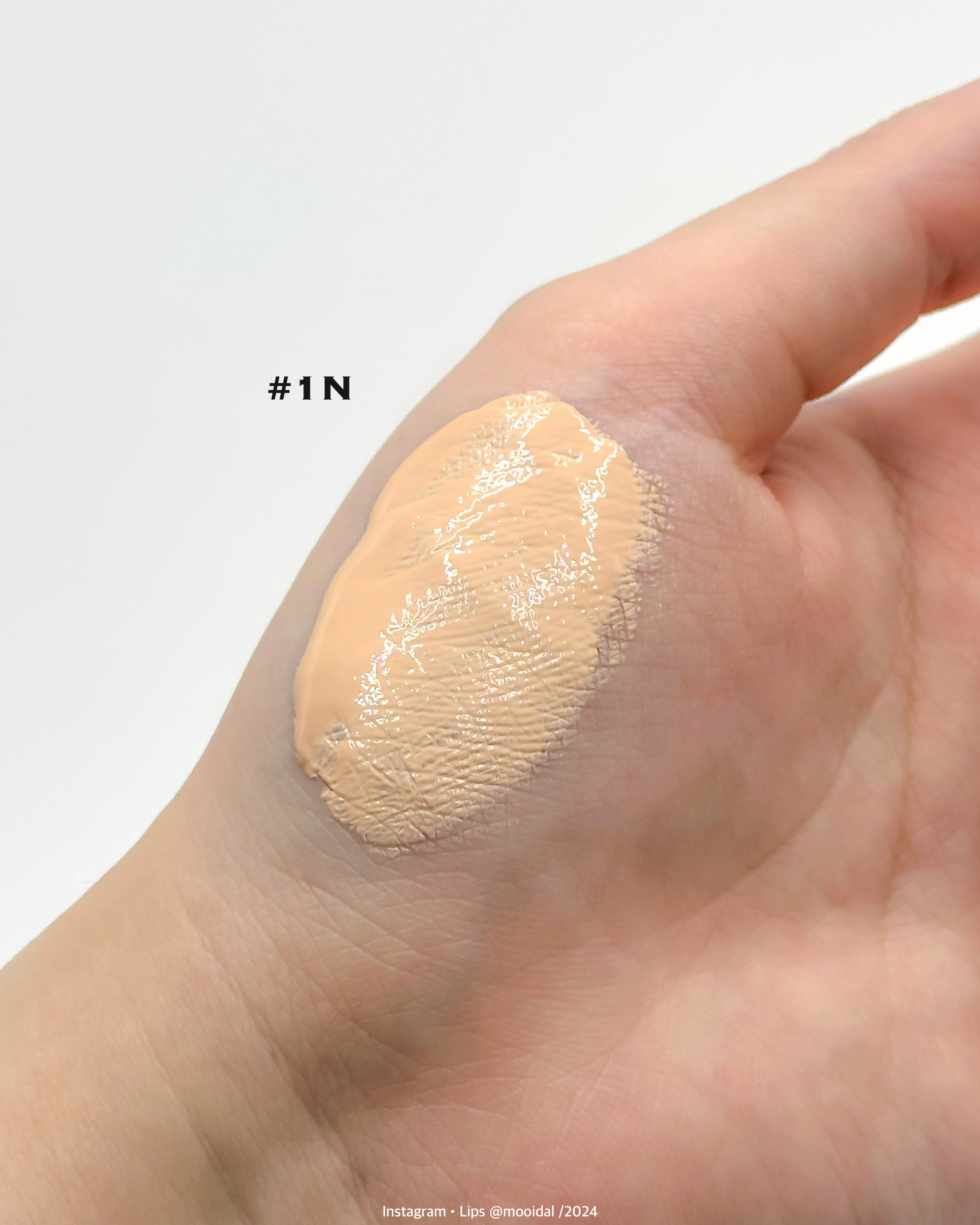 プリズム･リーブル･グロウ･セラム･ ファンデーション/GIVENCHY/リキッドファンデーションを使ったクチコミ（3枚目）