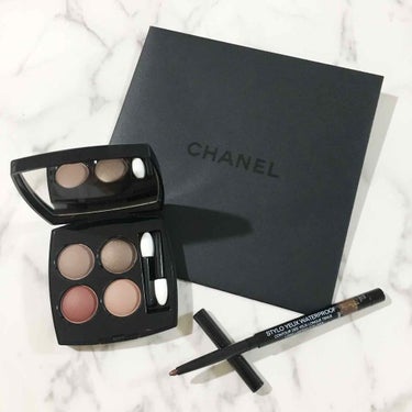 CHANELの新色❤️

✔️レ キャトル オンブル 328 ブラーリー モーブ


シャネル新色届きました😍
祭りキャトル以来、シャネルのマットが大好きになったので発売を楽しみにしていました❤️

や