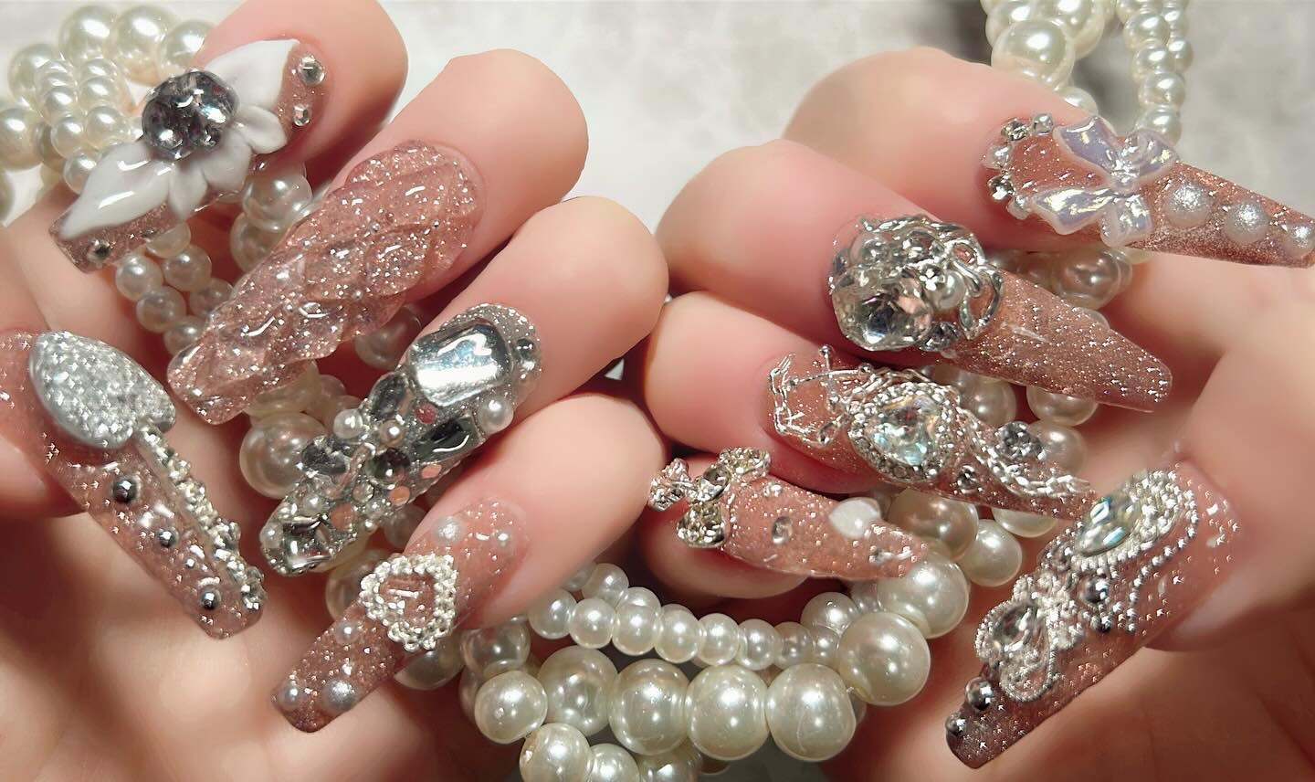 #ジェルネイル,#セルフネイル,#ギャルネイル,#ギラギラネイルのネイルデザイン