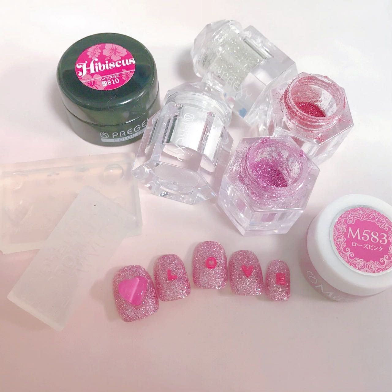 なかやまちえこ on LIPS 「今日は甘め♡365日ネイル110日め⠀⠀グリッターはPREXY..」(2枚目)