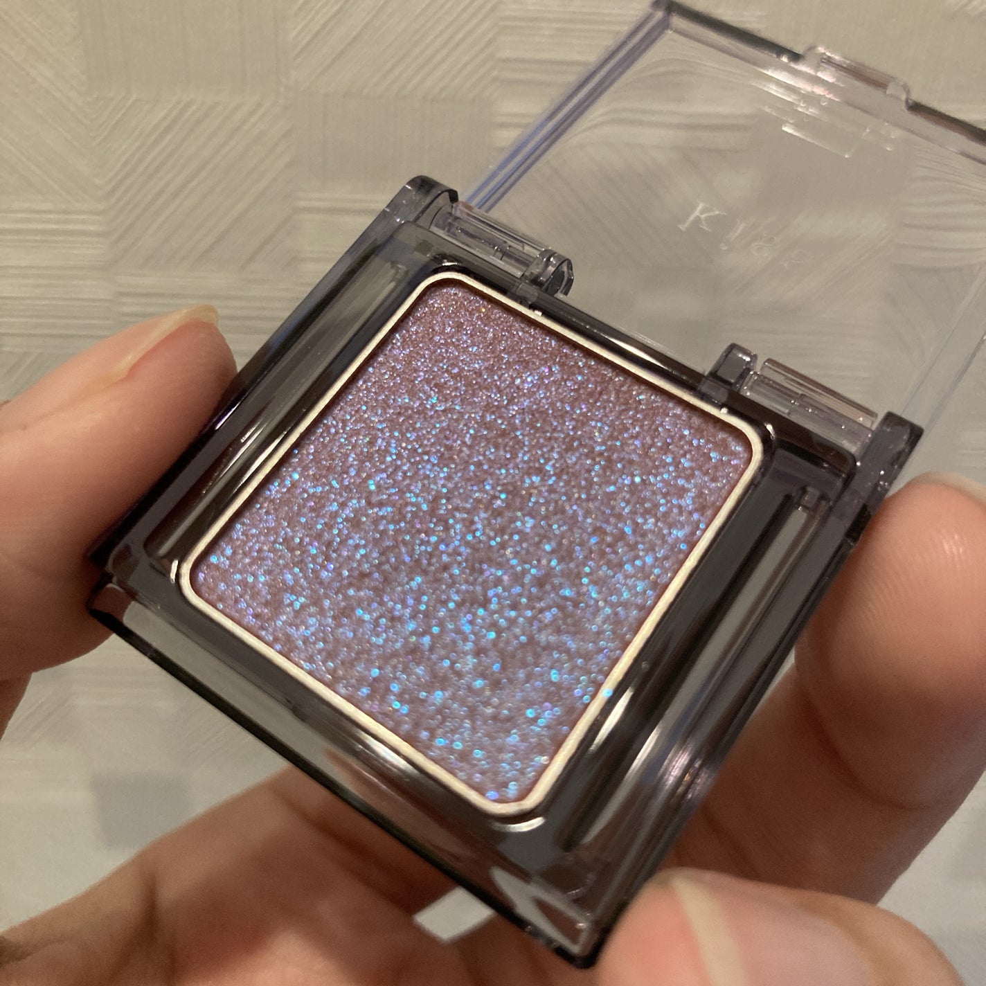 シアー グリッターアイズ/KiSS/単色アイシャドウを使ったクチコミ(2枚目)